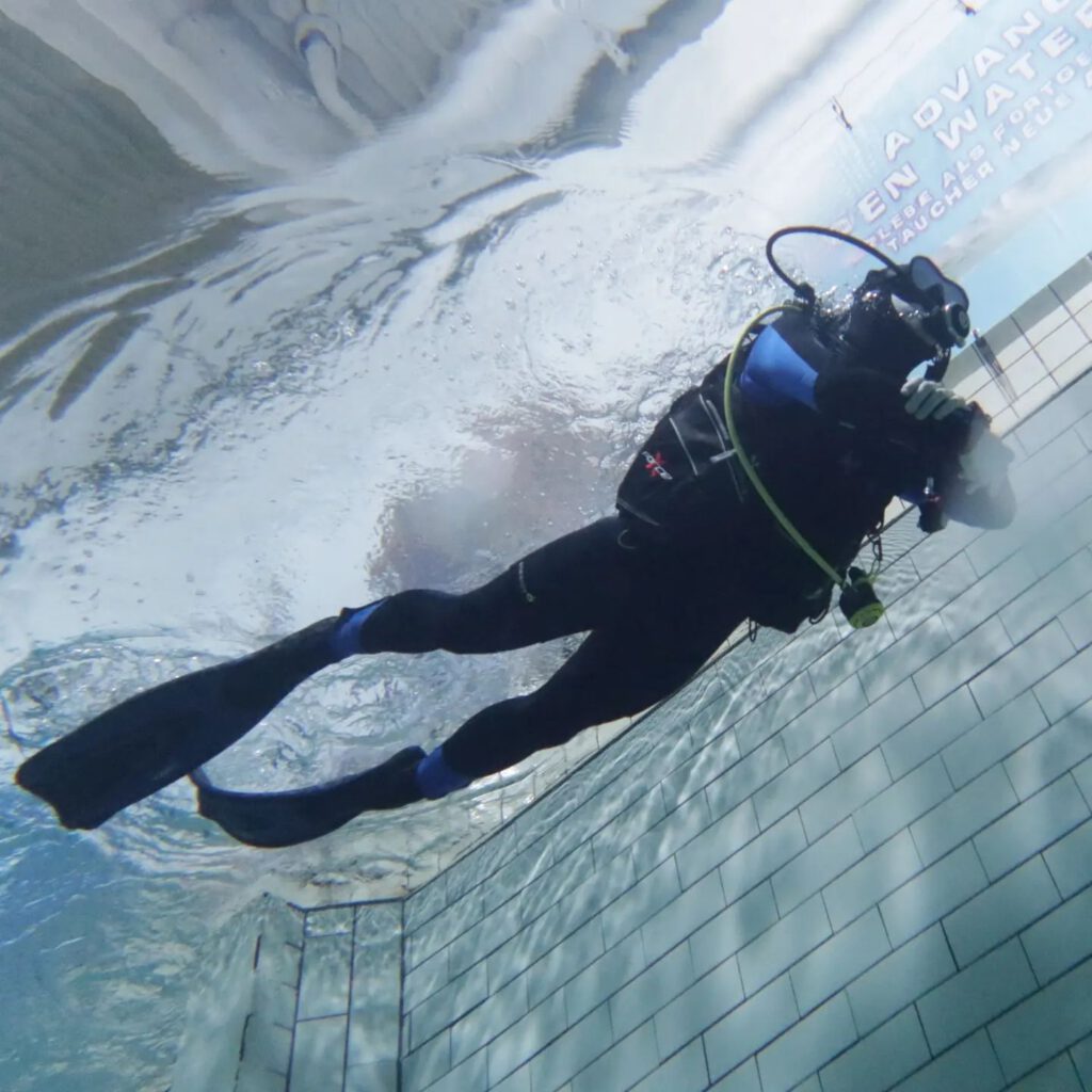 Ausflug in's Divers Indoor Tauchschule Um diveXellence Unterwasserspiele Tarierung